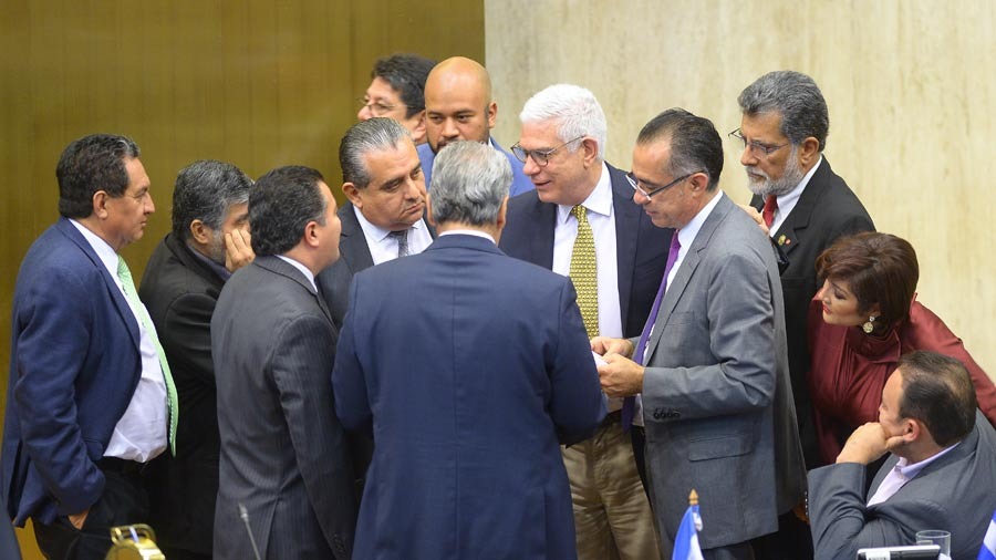 FMLN, ARENA y Rodolfo Parker hacen alianza para atacar las medidas del Gobierno contra el COVID-19 fmln-arena-y-rodolfo-parker-hacen-alianza-para-atacar-las-medidas-del-gobierno-contra-el-covid-19